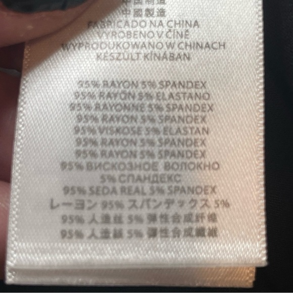 Michael Kors Black Tunic Top Gold Bar Logo Keyhole Medium Lightweight Office - Picture 8 of 11